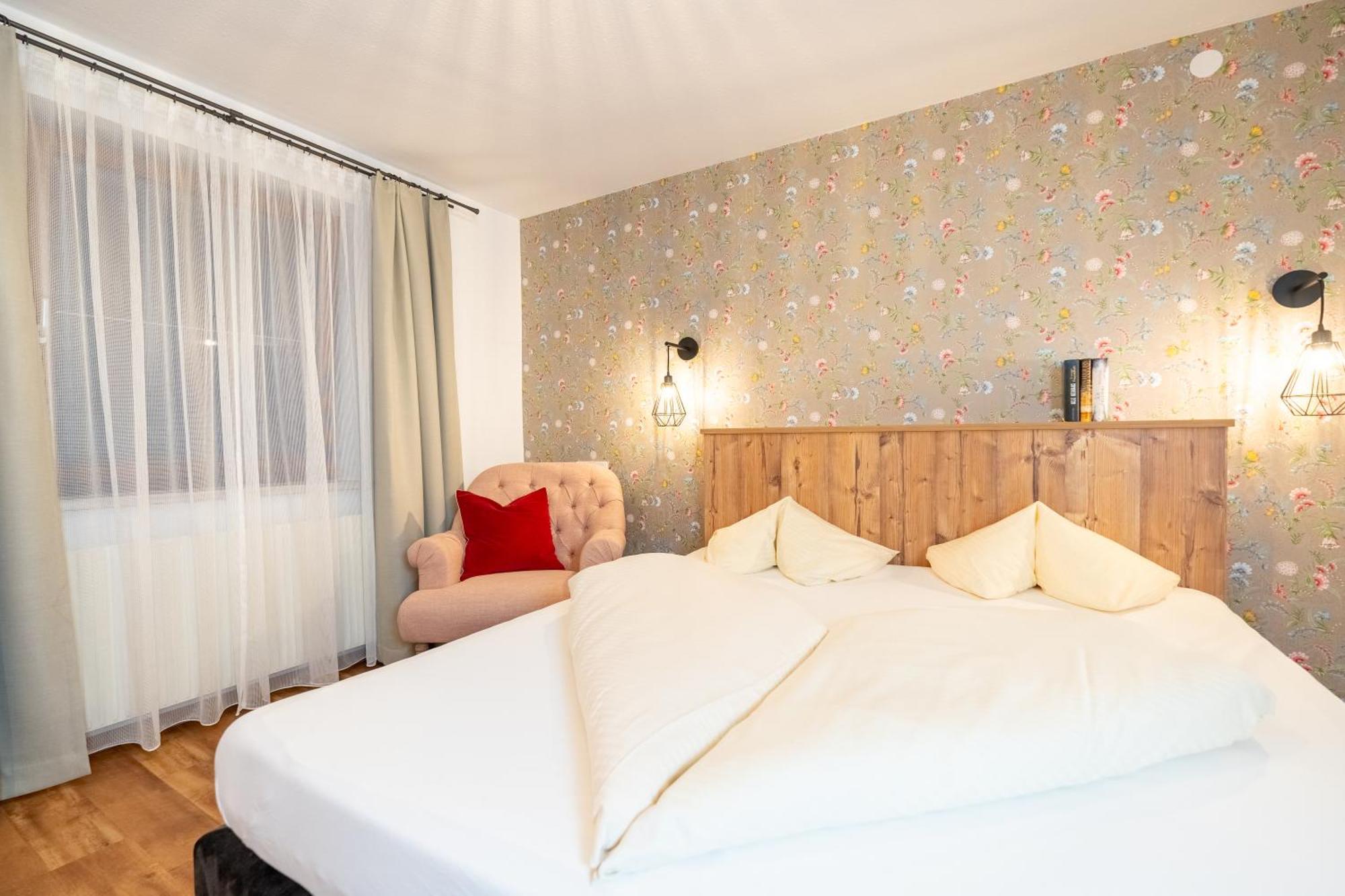 Hotel Krone Tirol Reutte Exteriör bild