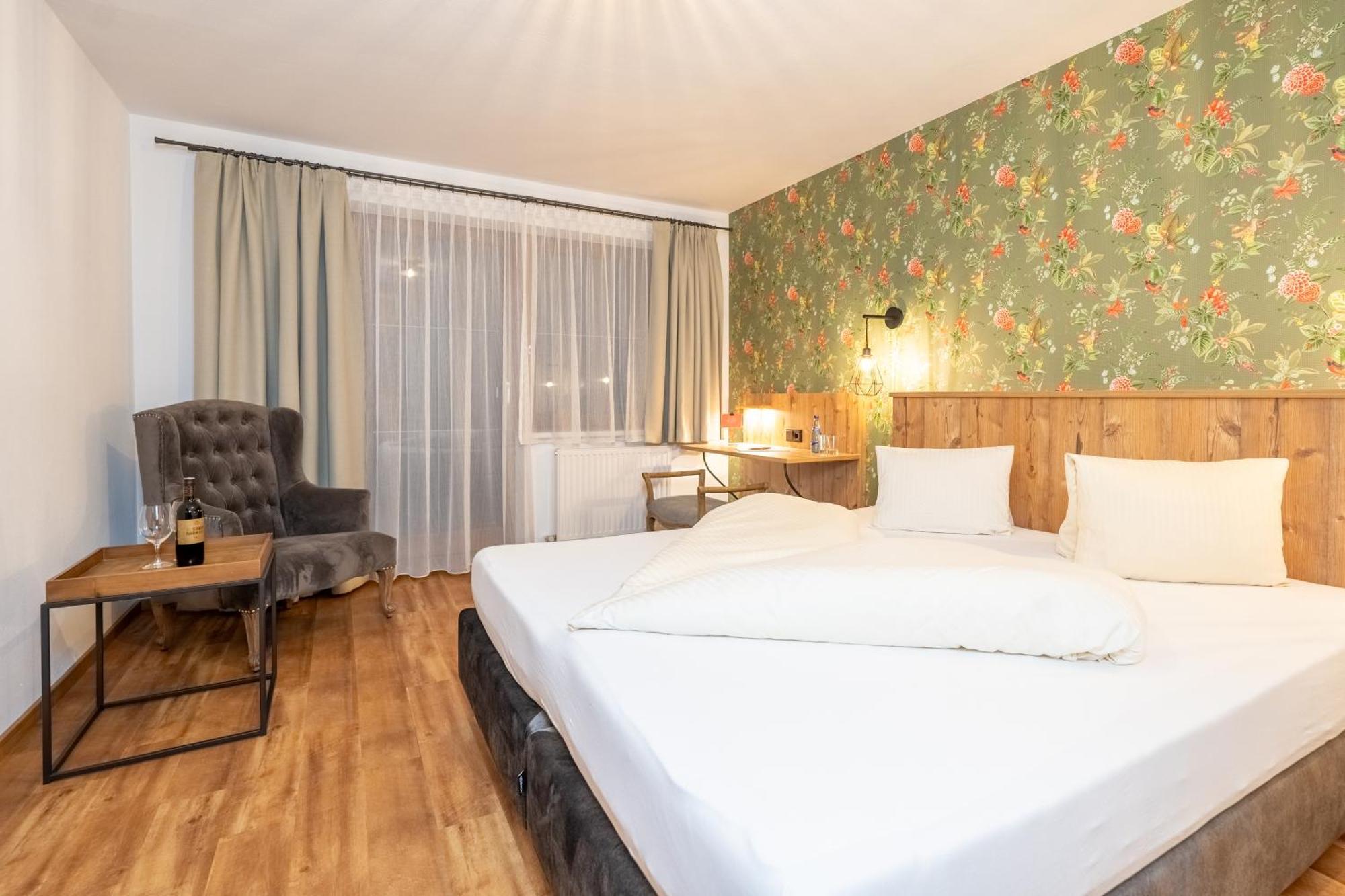 Hotel Krone Tirol Reutte Exteriör bild