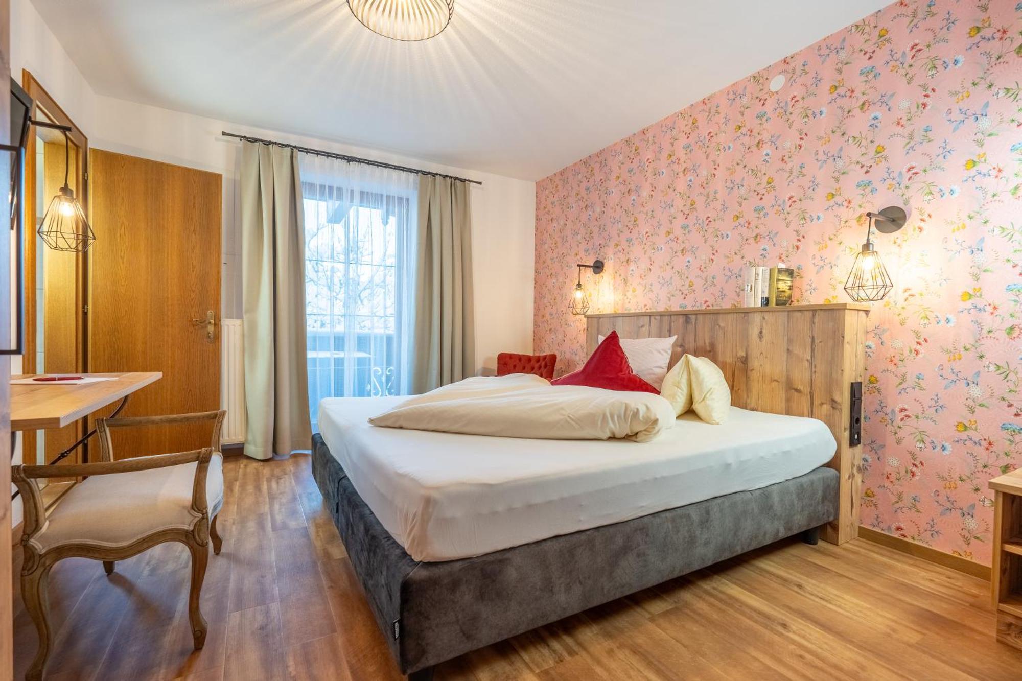 Hotel Krone Tirol Reutte Exteriör bild
