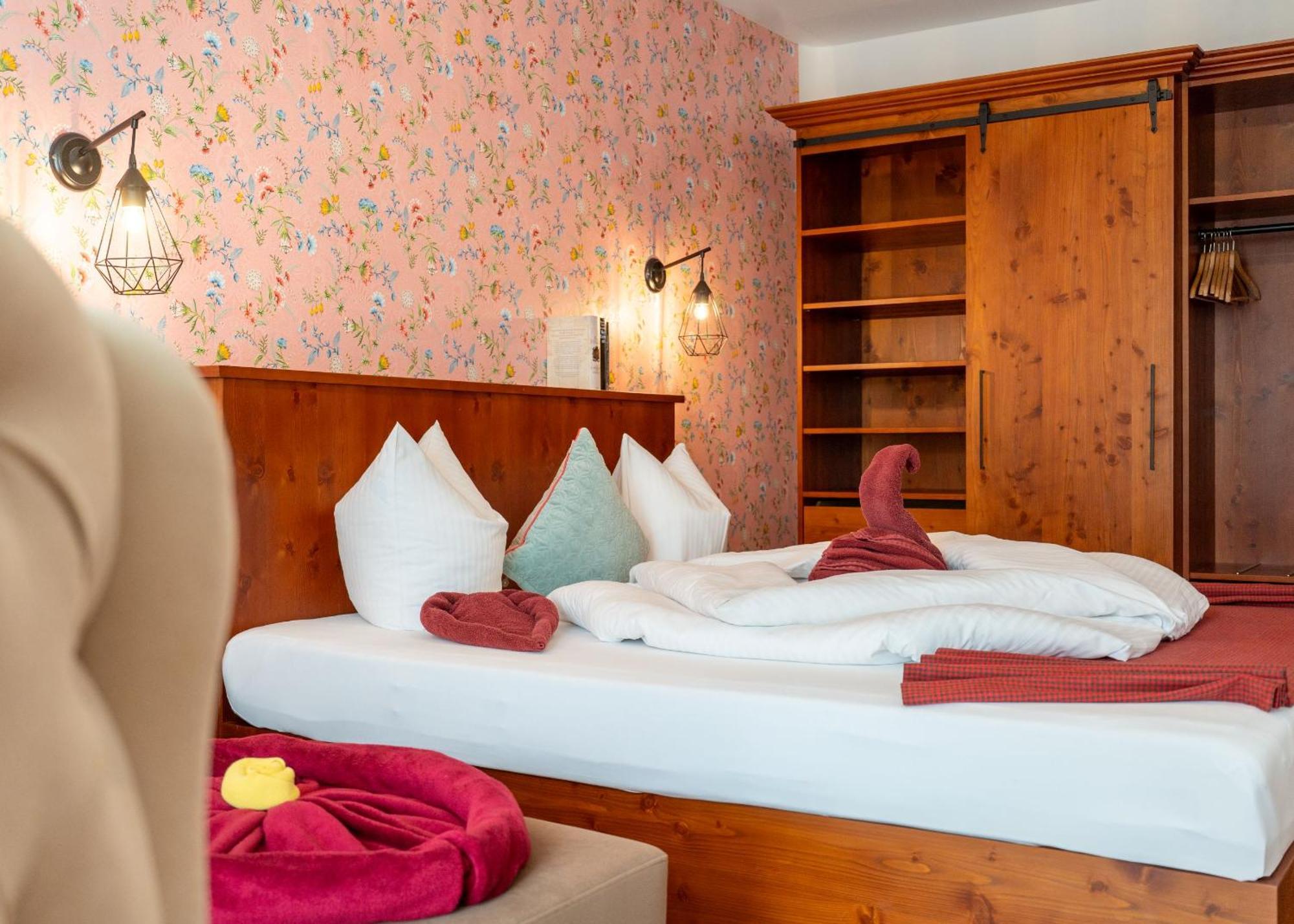 Hotel Krone Tirol Reutte Exteriör bild