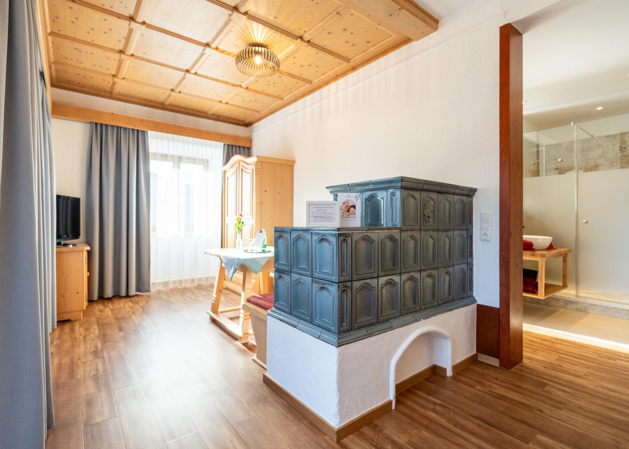Hotel Krone Tirol Reutte Exteriör bild