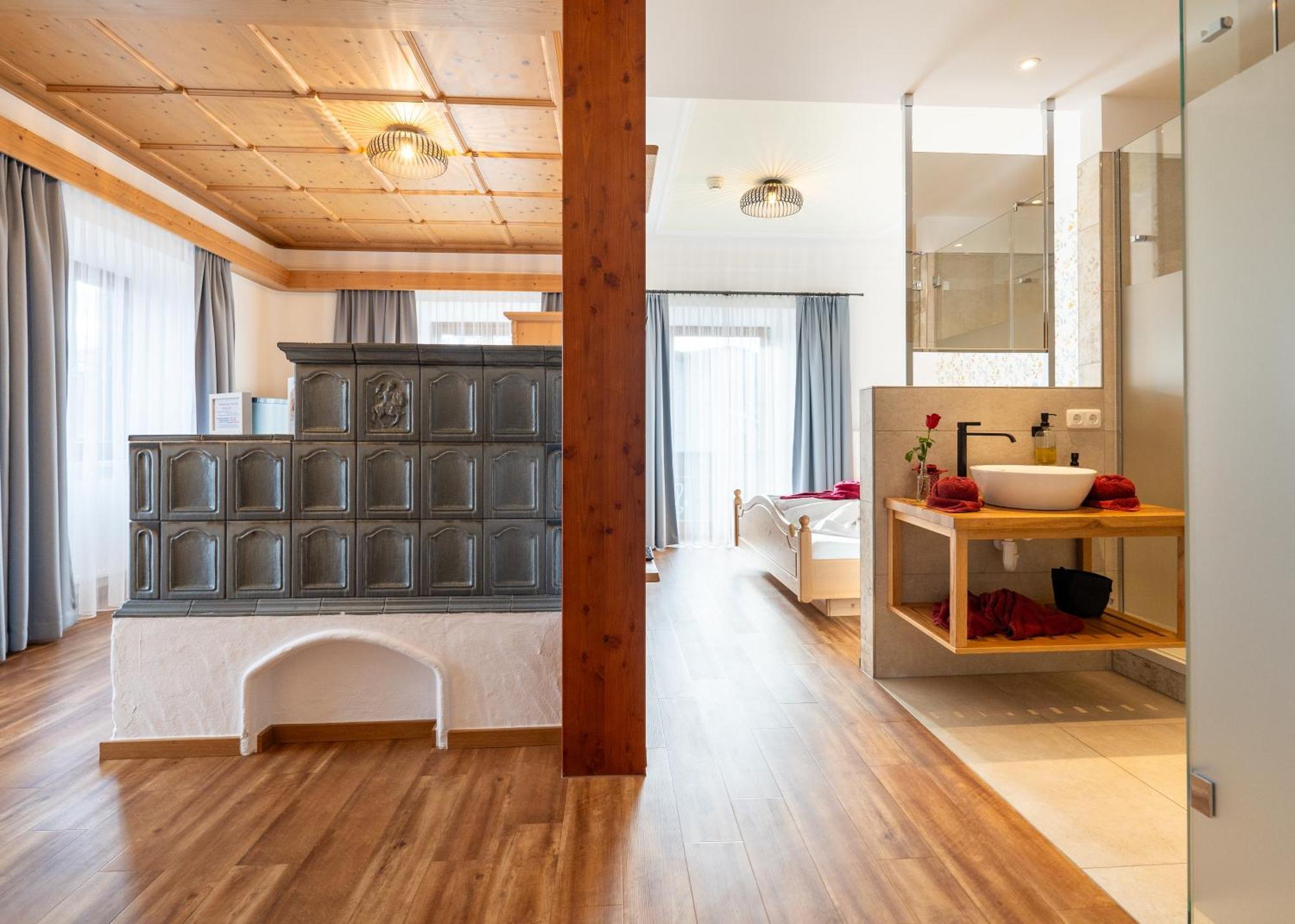 Hotel Krone Tirol Reutte Exteriör bild